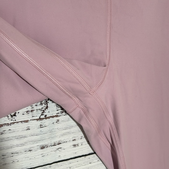Lululemon Align High-Rise Pant 28"
Pink Peony Size 14 - Picture 11 of 16